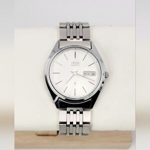 Vintage Citizen Vega ADEC Quartz Watch 1408-392001 — Day-Date — Japan